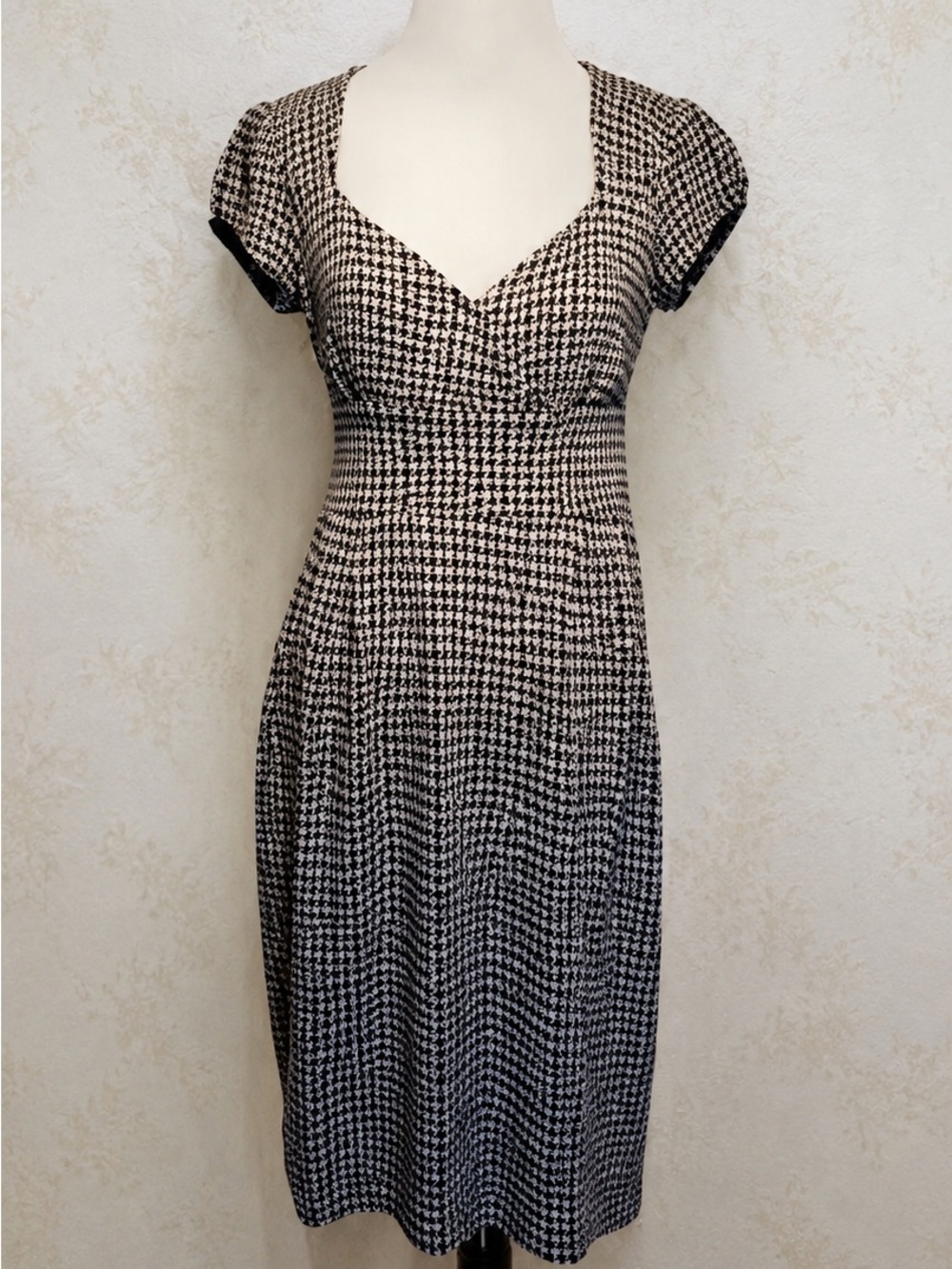 Banana Republic Houndstooth Dress Size: 2